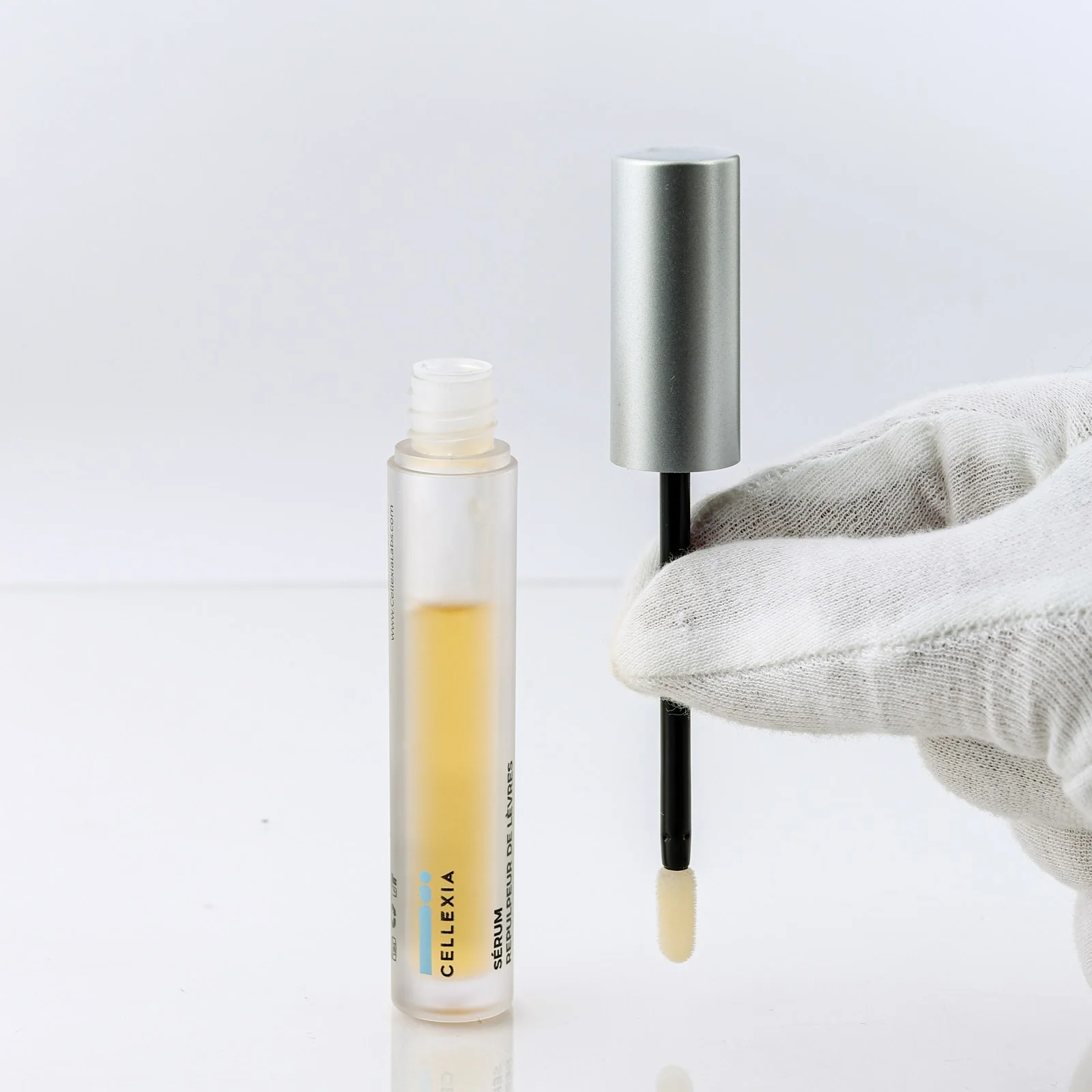 Advanced Lip Plumping Formula - Image 8